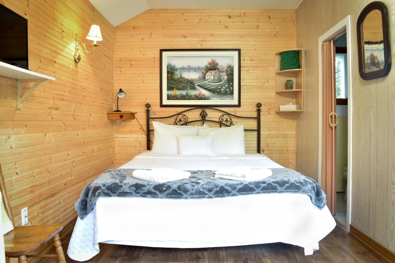 Complexe D'Hebergement La Maison Touristique Dugas Caraquet Buitenkant foto