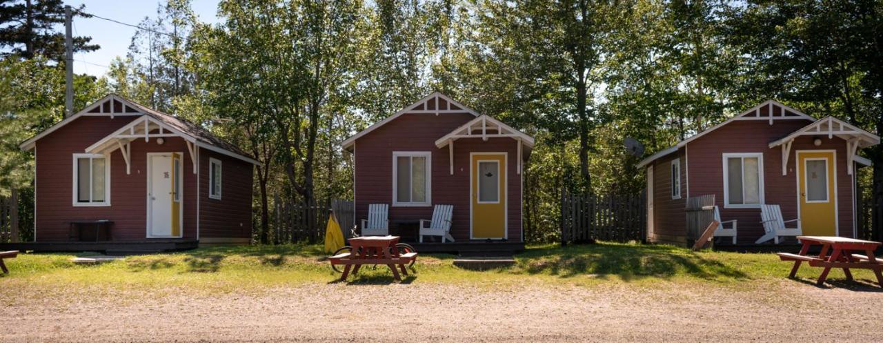 Complexe D'Hebergement La Maison Touristique Dugas Caraquet Buitenkant foto